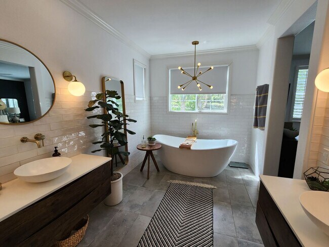 Building Photo - Highly Upgraged Ladera Ranch Home