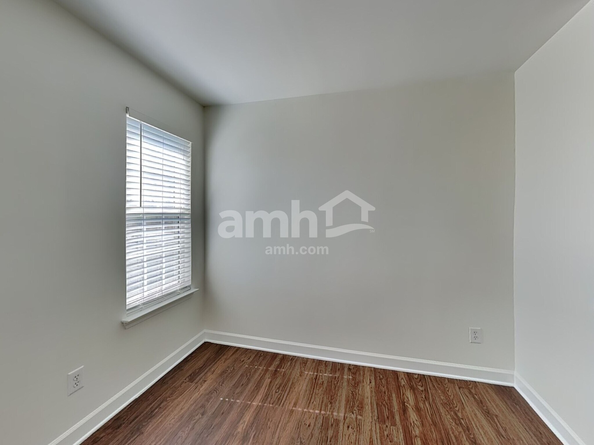 Building Photo - 3437 Continental Dr