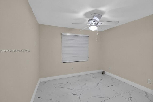 Building Photo - 2141 W 53rd St