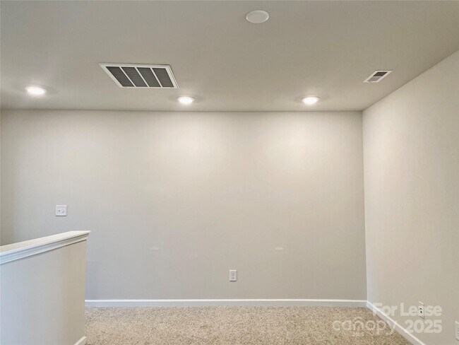 Building Photo - 403 Wescott St