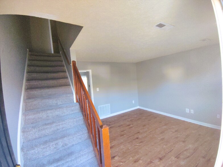 Building Photo - 22 Fonda Dr