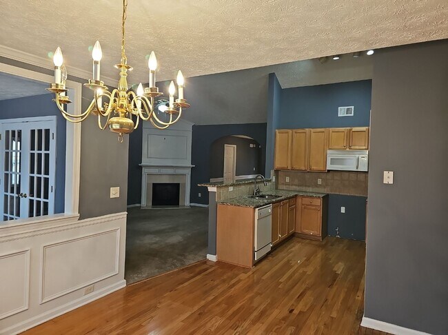 Building Photo - Well Kept Union City Home, 3BR, 2BA