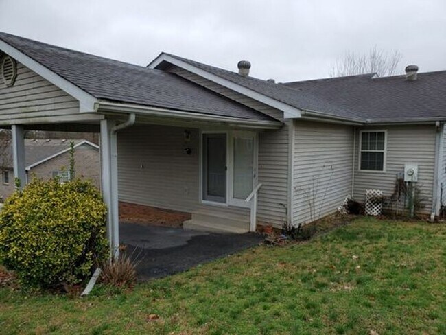 Building Photo - 109 Robin Dr