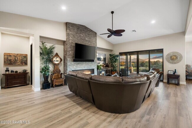 Building Photo - 5885 West St