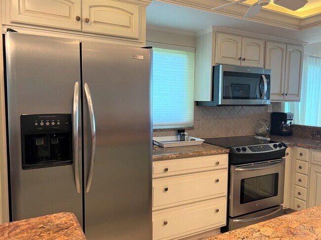 Building Photo - GREAT PRICE!  Gulf Horizon, Gulf Front, 2BR/2BA 1st Floor Condo