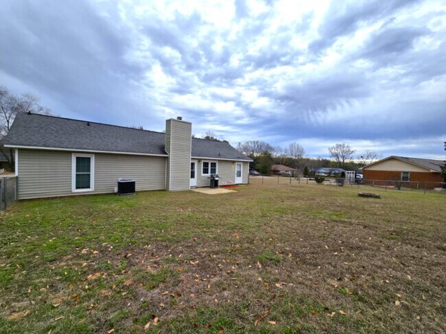 Building Photo - 5945 Lost Creek Dr