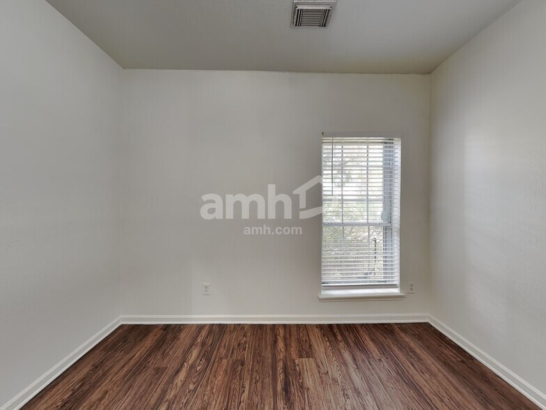 Building Photo - 1601 Oak Pl Ct