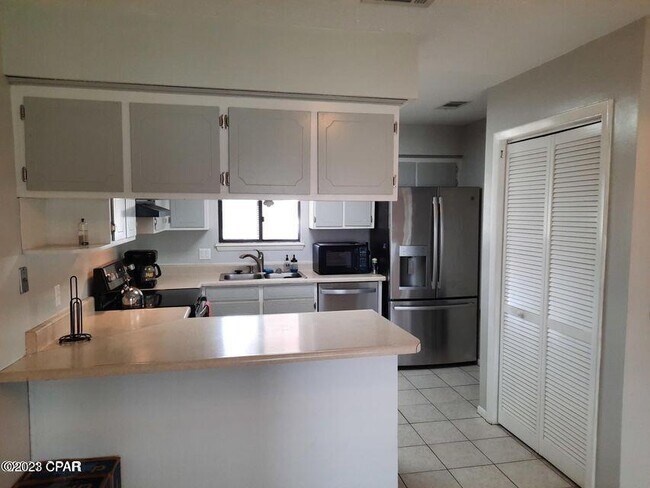 Building Photo - 7517 Yellow Bluff Rd