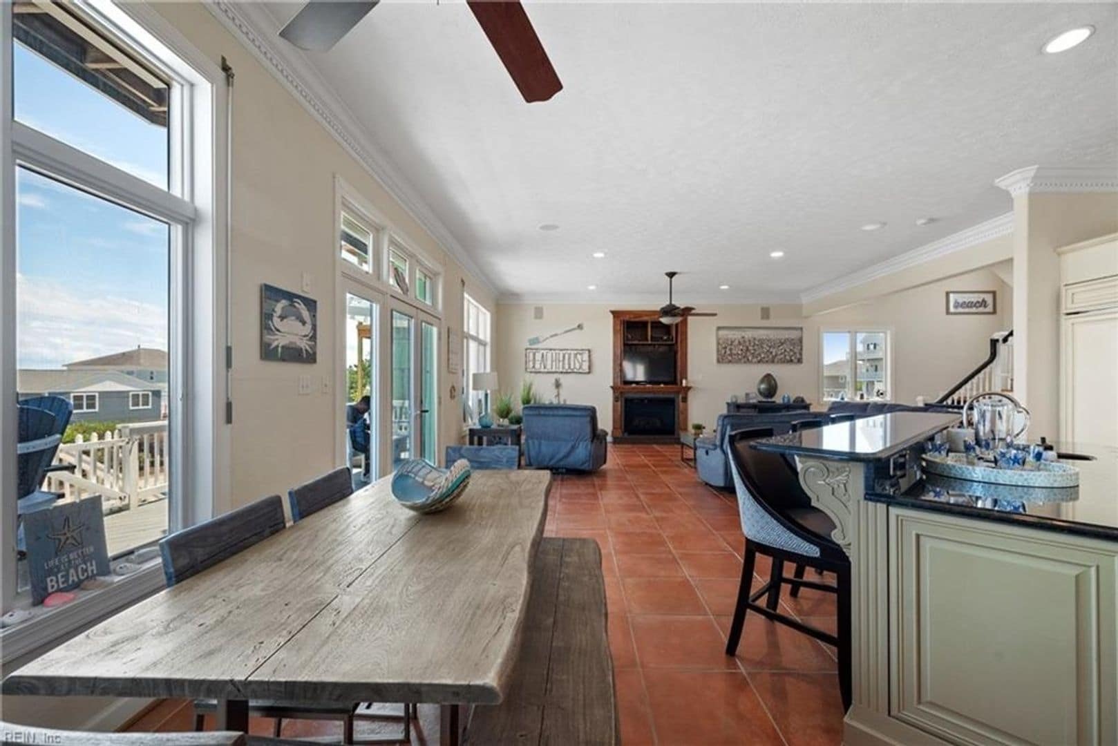 Building Photo - 811 N 1st St