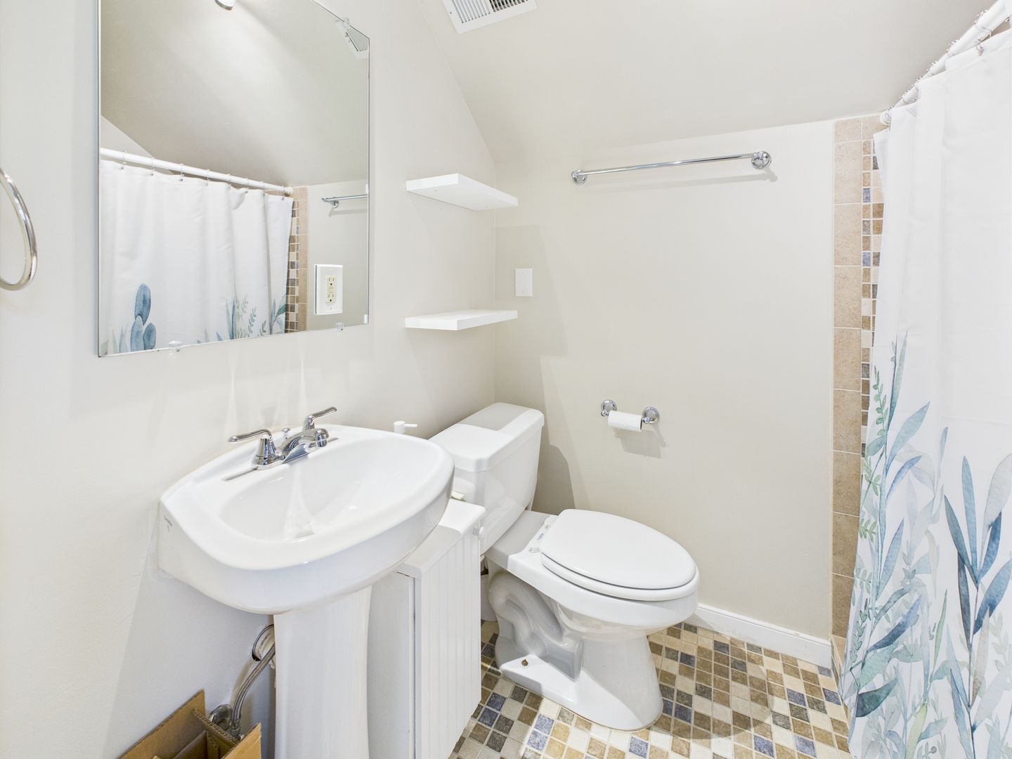Building Photo - 1409 Landis Dr