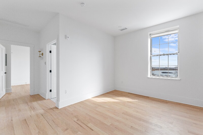 Building Photo - 31 Hope St