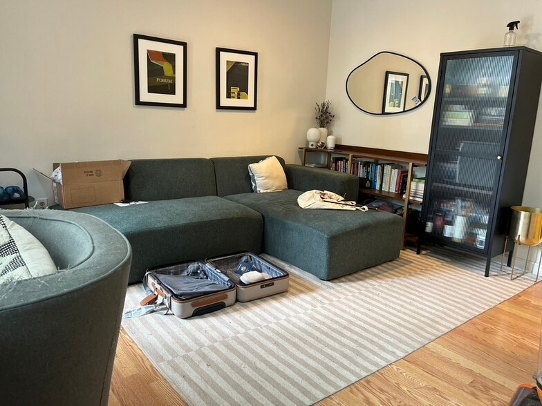 Building Photo - 151 Erie St