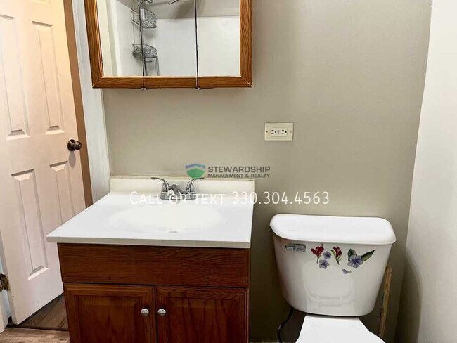 Building Photo - 133 Catherine St