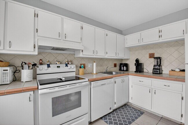 Building Photo - 21214 Lago Cir