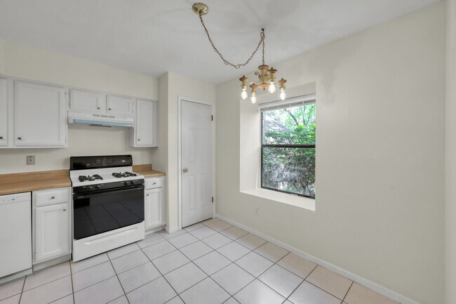 Building Photo - 26 Willowwood Cir