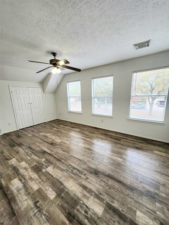 Building Photo - 14335 Berrington Dr