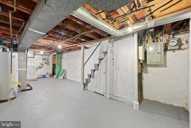 Building Photo - 601 Miller St