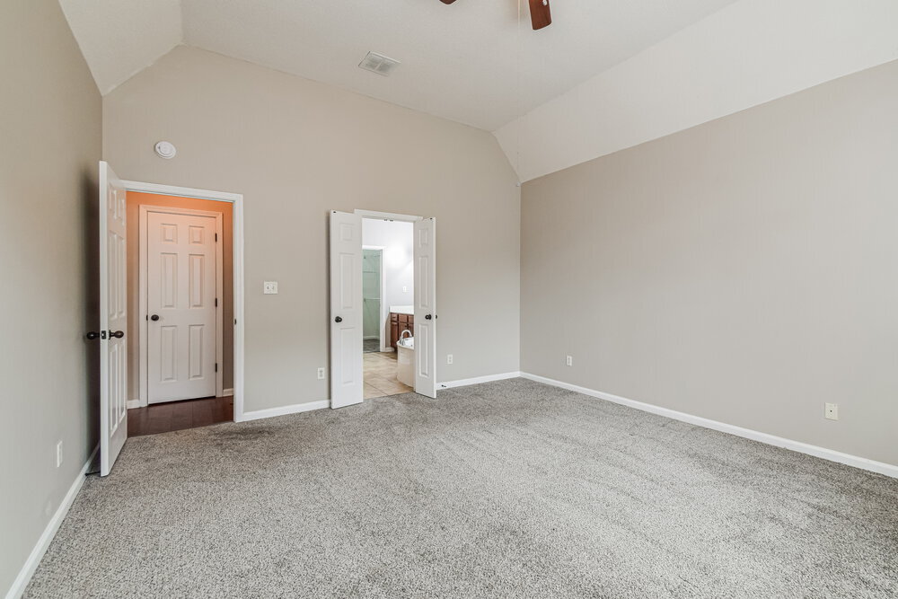 Building Photo - 5774 Bedford Loop E