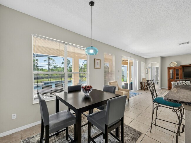Building Photo - 8519 La Isla Dr