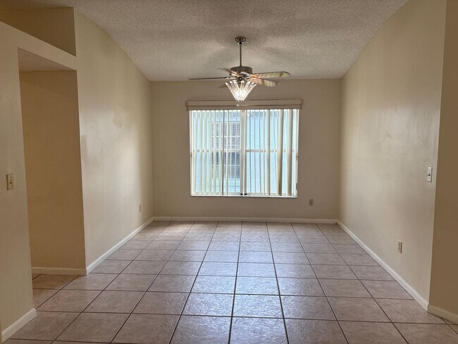 Building Photo - 2861 Falling Tree Cir