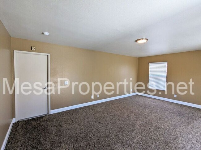 Building Photo - 14747 Amber Ct