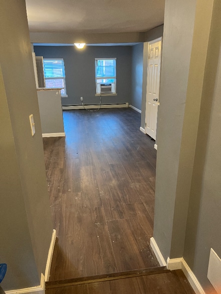 Building Photo - 421 Dickinson St