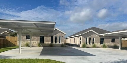 Building Photo - 13 Nightingale Ave