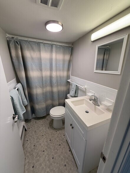 Building Photo - 10 Fruit St