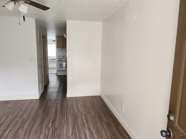 Building Photo - 216 Tabor Dr