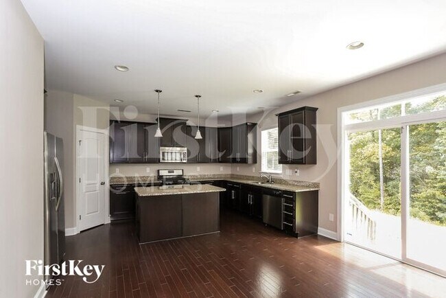 Building Photo - 2708 Woodlands Creek Dr