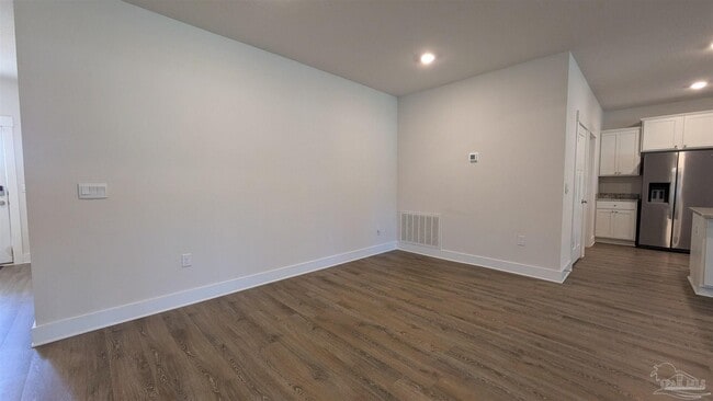 Building Photo - 3333 Southwind Dr