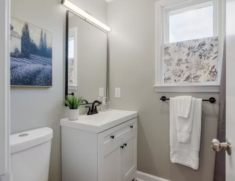 Building Photo - 179 Anderson Ln