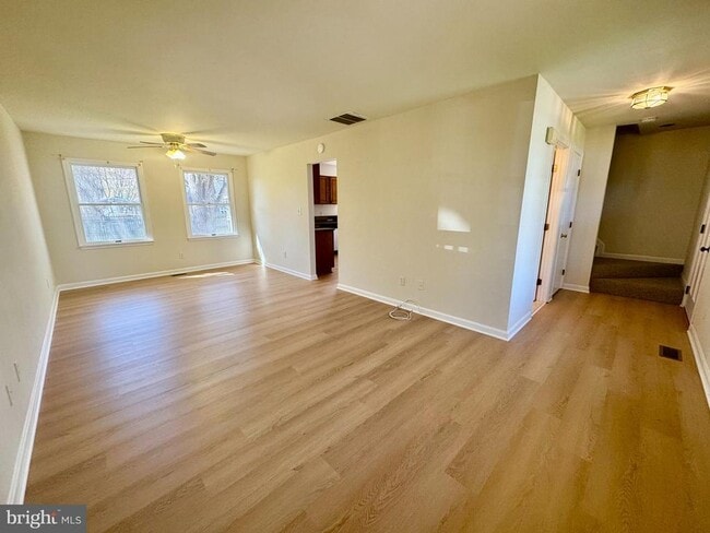 Building Photo - 1193 Maple Ave