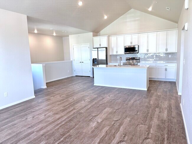 Building Photo - 2710 Barnstormer St