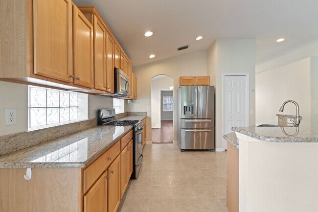 Building Photo - 4 bed, 2 Bath New Tampa Home for Lease!