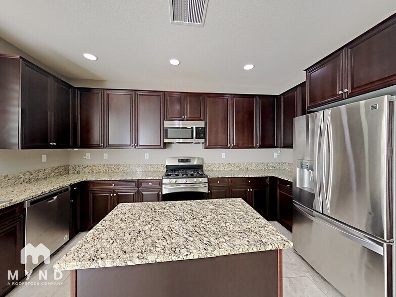 Building Photo - 10772 Grayslake Dr