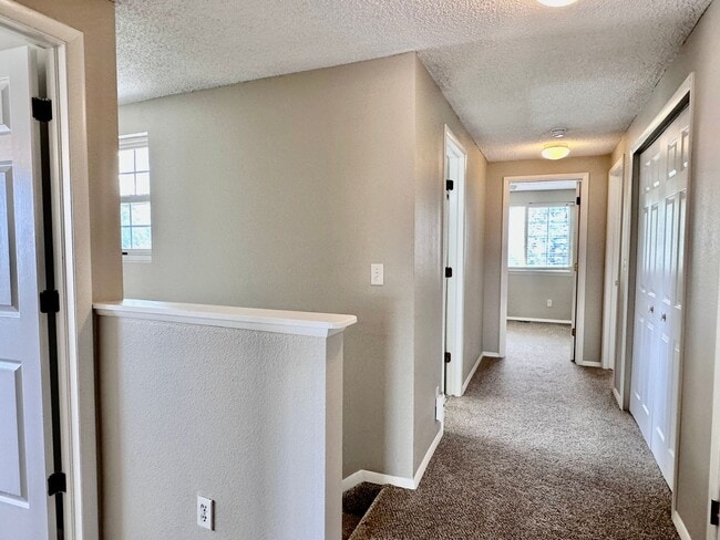 Building Photo - Conveniently Located Home in East Quincy H...