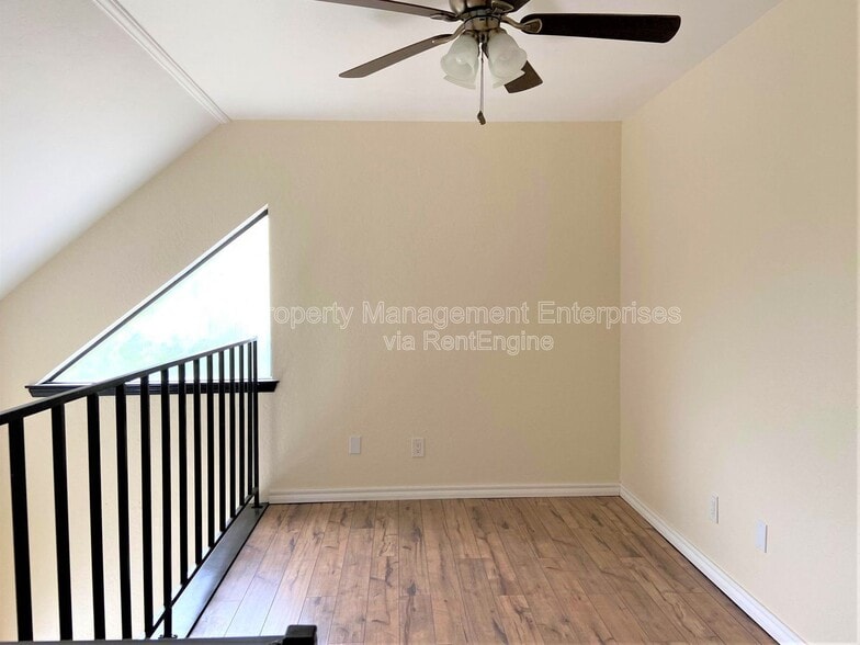 Building Photo - 11530 N May Ave