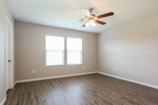 Building Photo - 6450 Dayridge Ln