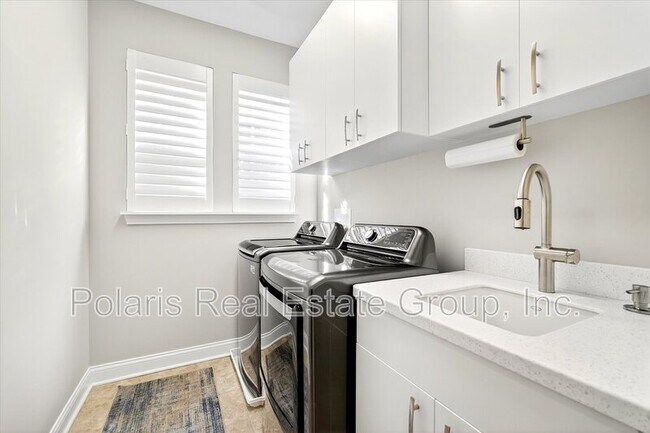 Building Photo - 6942 Cherry Creek Blvd