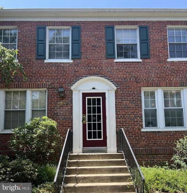 Building Photo - 1813 Key Blvd