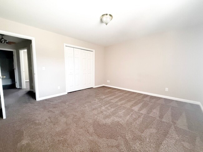 Building Photo - 42 Eastgate Cir