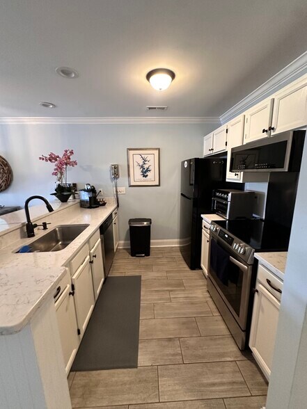 Building Photo - 18713 Vineyard Point Ln