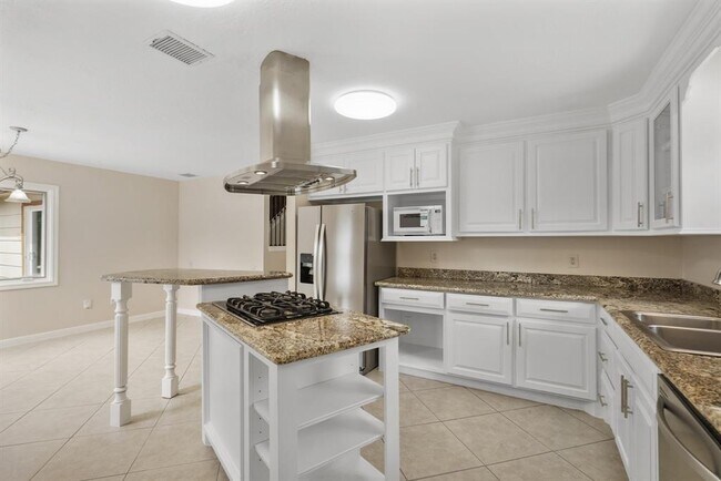 Building Photo - 907 Dominion Dr