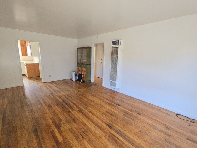 Building Photo - 3880 H St