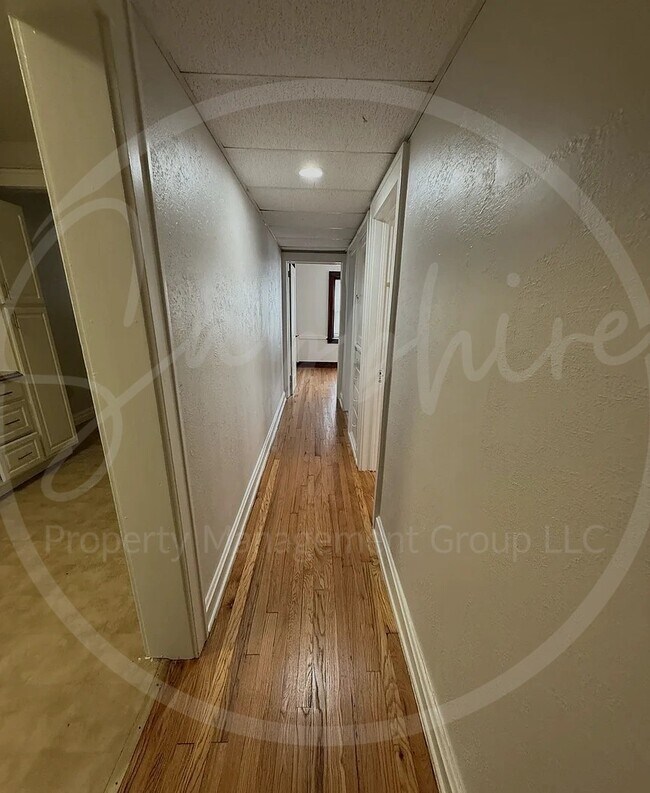 Building Photo - 853 Barnett Ave