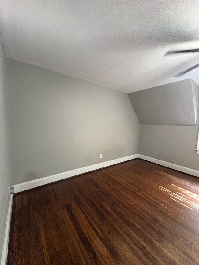 Building Photo - 783 Sanders Rd