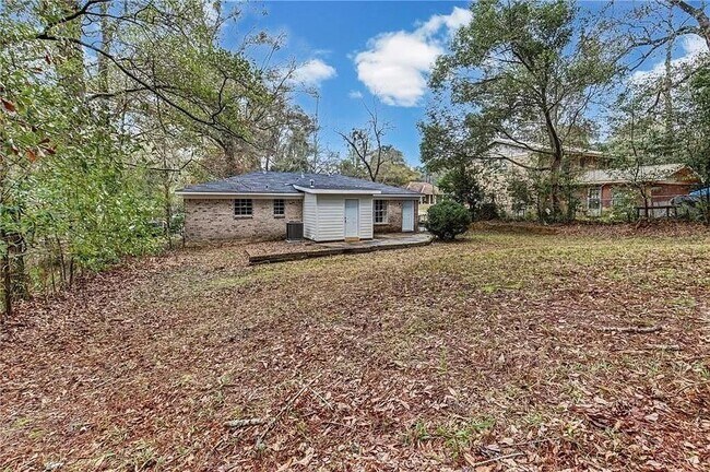 Building Photo - 2513 N Pinecliff Ct