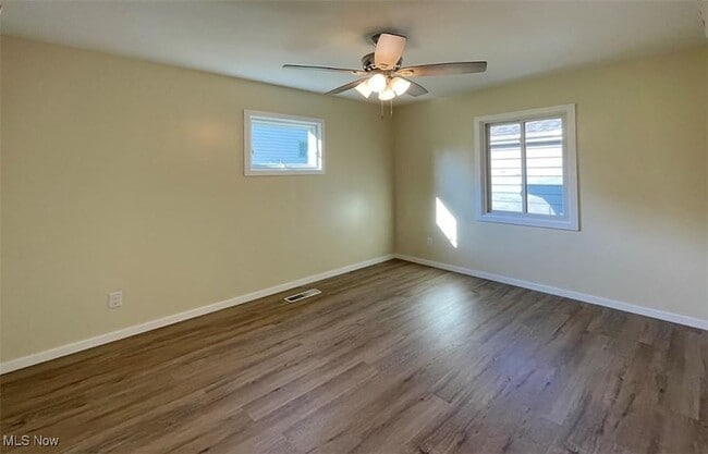 Building Photo - 9315 Glenwood Trail