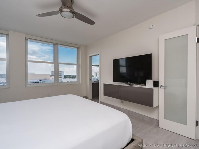 Building Photo - 888 Intracoastal Dr
